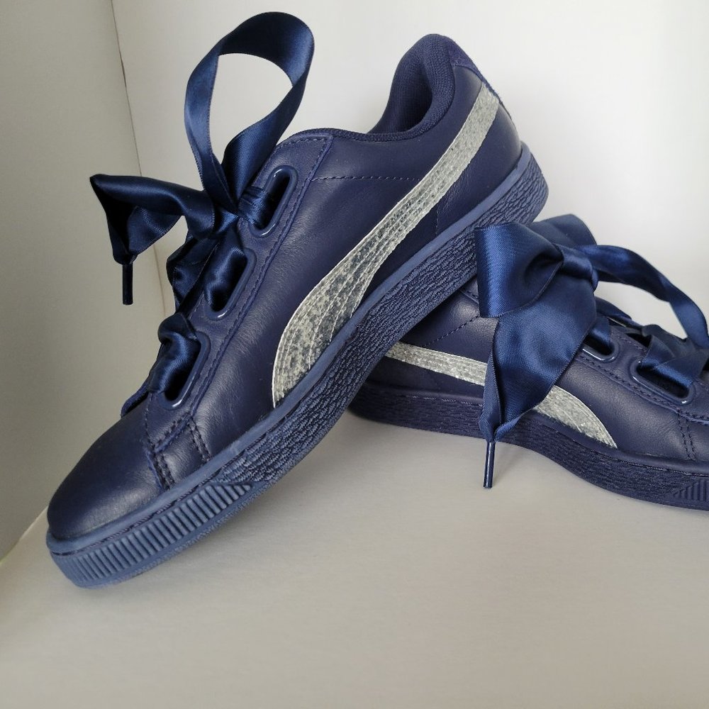 Puma Women’s Basket Heart Glitter Sneakers Sz 8 Navy Blue Shoe